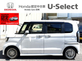後部ドアには左右ともパワースライドドアを装備しています。運転席及びお手元のリモコンどちらからでも遠隔操作も行えます。お買い物時や雨天時、お子様やゲストの乗降時に重宝するとっても便利な機能です。