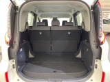 【トランク】積み込みやすくて、たっぷり積める荷室です。シートアレンジできるものは、乗車人数と荷物の量や大きさによってシートを動かすことができるので、より快適なドライブが可能です!