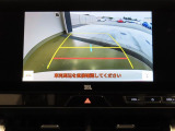 バックモニター付きです。モニターにはガイド線も表示されます。
