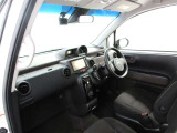 見晴らしのよい前方視界で、安全に運転いただけます。