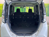 普段のお買い物や通勤、送迎等に十分な荷室スペースを確保しております。セカンドシートを倒すと、大きな荷物の積載も可能です♪