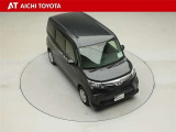 両側パワースライドドア付きだから、狭い駐車スペースなどでの乗り降りラクラク♪小さなお子さまのいるご家庭には嬉しい装備です。