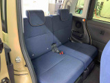 余裕のある運転席ですので、快適なドライブをお楽しみいただけます。