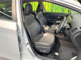 運転席シート廻りは使用感も少なく、良好な状態となっています。前オーナー様が丁寧に使っていたことがよくわかりますね。