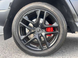 メルセデス・ベンツの定める厳しい基準をクリアしたお車のみをご案内させて頂きます。納車前整備はメーカー規定に基づき最大100項目にも及ぶ点検を熟練のメカニックによって行いご納車させて頂きます。