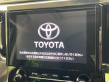 【純正9型ナビ】人気の純正ナビを装備しております。ナビの使いやすさはもちろん、オーディオ機能も充実!キャンプや旅行はもちろん、通勤や買い物など普段のドライブも楽しくなるはず♪