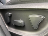 【パワーシート】スイッチ一つで簡単にシートの微調整が可能!電動だから力もいりません!快適なシートポジションにセットして、快適なドライブをお楽しみください。