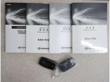 キーを取り出さずにドアを施錠&解錠。クルマの始動も可能です。