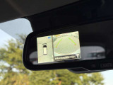 アラウンドビューモニター画像を映し出せるルームミラーです。全体を見渡せてとても重宝します。