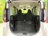 普段のお買い物や通勤、送迎等に十分な荷室スペースを確保しております。セカンドシートを倒すと、大きな荷物の積載も可能です♪