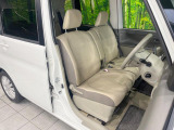 運転席シート廻りは使用感も少なく、良好な状態となっています。丁寧に使われていたことがよくわかりますね。