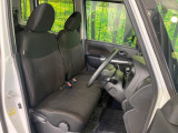 運転席シート廻りは使用感も少なく、良好な状態となっています。丁寧に使われていたことがよくわかりますね。
