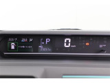 ■スピードメーター■走行距離、燃料消費量、平均速度、現在の燃料消費率など、色々表示するオンボードコンピュータ。