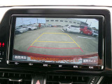 バックモニター付きですので、日常の駐車はもちろん、人や障害物などを映像で確認できるので安心です!(補助装置になりますので、目視でもご確認ください)