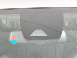 【トヨタセーフティセンス】走行中に前方の車両等を認識し、衝突しそうな時は警報とブレーキで衝突回避と被害軽減をアシスト。より安全にドライブをお楽しみいただけます。