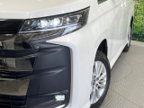 【LEDヘッドライト】悪天候や夜間走行時も良好な視界を確保し安心して運転できる高輝度LEDヘッドライトを装備!点灯速度が早く、消費電力も抑えられています。