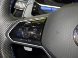 Travel Assist。設定した速度を上限に自動で加減速し、一定の車間距離,およ走行レーンを保つことでロングドライブの疲労を軽減します。