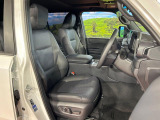運転席シート廻りは使用感も少なく、良好な状態となっています。丁寧に使われていたことがよくわかりますね。
