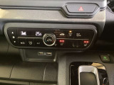 運転席・助手席とそれぞれシートヒーターがついてます。寒い冬には嬉しい機能です!