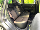 コンパクトカーですが、セカンドシートは十分な広さがあり快適にお乗りいただけます♪シートを倒して大きな荷物を積んだりと、用途の幅が広い1台です。