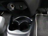 インパネにドリンクホルダーを配置☆飲みたい時にパッと取れる最適な場所に配置♪