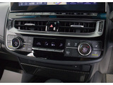 使いやすさや安全性を追求したステアリング周り!高級車ゆえにスイッチ類が多いのも特徴ですね!考え尽くされた配置ですぐに使いこなす事が出来ますのでご安心下さい!是非、体感してみて下さい!!