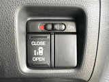 【パワースライドドア】スマートキーや運転席のスイッチでスライドドアの開閉が可能♪電動だから力を入れてドアを開ける必要が無く、小さいお子様でも、重い荷物を持っている時もラクに開け閉めできます♪