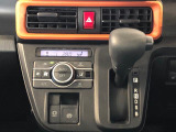温度を設定すれば、自動で車内の温度管理をしてくれる優れものです♪ATミッションで運転楽々