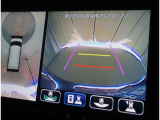 前後左右4つのカメラを合成して上から見ているような感覚で駐車を行っていただけます♪ 切り替えスイッチであらゆるカメラモードに切り替えが可能です!