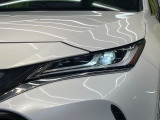 【LEDヘッドライト】悪天候や夜間走行時も良好な視界を確保し安心して運転できる高輝度LEDヘッドライトを装備!点灯速度が早く、消費電力も抑えられています。