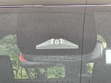 【トヨタセーフティセンス】走行中に前方の車両等を認識し、衝突しそうな時は警報とブレーキで衝突回避と被害軽減をアシスト。より安全にドライブをお楽しみいただけます。
