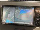★全方位モニター★クルマを真上から見下ろしているかのような映像によって車庫入れや縦列駐車などの駐車時に自車と駐車位置の関係をひと目で確認できスムースな駐車をサポートします!
