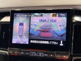 【マルチアラウンドモニター】専用のカメラにより、上から見下ろしたような視点で360度クルマの周囲を確認することができます☆死角部分も確認しやすく、狭い場所での切り返しや駐車もスムーズに行えます。