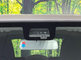 【スズキ セーフティサポート】走行中に前方の車両等を認識し、衝突しそうな時は警報とブレーキで衝突回避と被害軽減をアシスト。より安全にドライブをお楽しみいただけます。