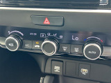 【オートエアコン】車内温度を感知して自動で温度調整をしてくれるのでいつでも快適な車内空間を創り上げます。
