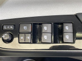 【パワーウインドウ】運転席のスイッチで、各席の窓ガラスの開閉ができます!あると便利ですよね!