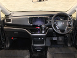 操作性に優れた運転席となります!小物入れや各ボタンの配置にこだわり、使いやすいです!座り心地もよく視認性も良好なのでロングドライブもお任せ下さい!