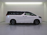 60項目5000部品が対象のトヨタディーラー保証だからこその安心。1年間走行距離無制限のロングラン保証付き!