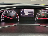 視認性に優れたメーターを採用しており、走行中でも車速や情報が分かりやすく表示されます。運転時の視線移動をむりのない範囲に抑え、快適で安心感のあるドライブをサポートします。