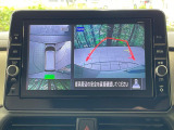 【アラウンドビューモニター】専用のカメラにより、上から見下ろしたような視点で360度クルマの周囲を確認することができます☆死角部分も確認しやすく、狭い場所での切り返しや駐車もスムーズに行えます。