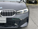 また、BMW正規認定中古車は、エマージェンシーサービスが自動付帯。24時間365日、皆様のカーライフをサポート致します。確かな安心のうえで、「駆けぬける歓び」をご堪能ください。