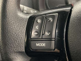 ステアリングスイッチ付き。前方から目を離すことなく操作することが可能です。