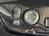 【電動格納ミラー】運転席のスイッチで、ドアミラーの開閉や角度の調整ができます。