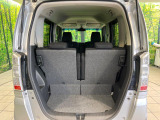 普段のお買い物や通勤、送迎等に十分な荷室スペースを確保しております。セカンドシートを倒すと、大きな荷物の積載も可能です♪
