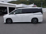 両側スライドドアなので狭い駐車スペースでも乗り降りがしやすく、隣の車を傷つける心配も少なくなります。