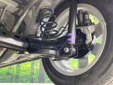お車を安心してお乗りいただく為には、足回りの定期点検が欠かせません。サービスサポート(有償保証)では無料点検もご提供しており、安心のカーライフをお過ごしいただけるサポート体制が整っています。