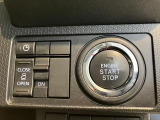 乗り降りしやすく、荷物の積み下ろしや子どもの乗り降りに便利な左側パワースライドドア搭載です。