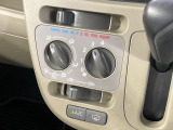寒い冬も暑い夏も全席に快適な空調を届けてくれる、ダイヤル式エアコンを装備♪