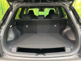 【パワーバックドア】スマートキーや運転席のボタンを押すだけでリアゲートが自動で開閉します!荷物を持っている時や、高い位置にあるバックドアを閉める際に便利な機能です♪