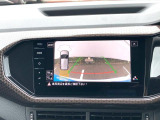 リアビューカメラを装備、狭い駐車場も安心です。
